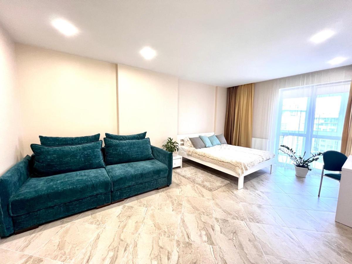 Osapart Romantic Apartment In The Complex Great Britain Lviv Exteriör bild