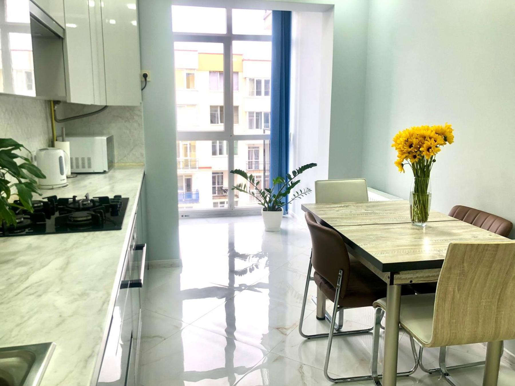 Osapart Romantic Apartment In The Complex Great Britain Lviv Exteriör bild